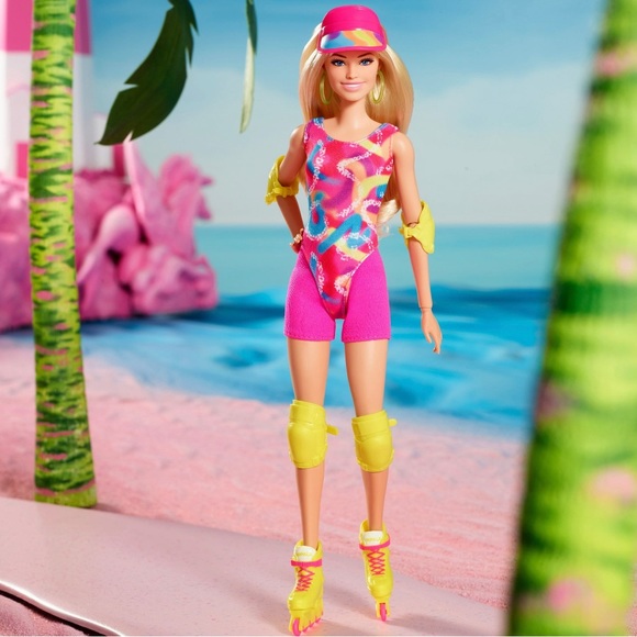 Barbie The Movie Collectible, Margot Robbie as Barbie in Inline Skating Outfit - Picture 3 of 7
